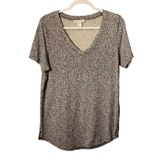 Athleta Breezy Scoop V Neck Leopard Print Short Sleeve Tee Soft Women Large - Picture 1 of 9